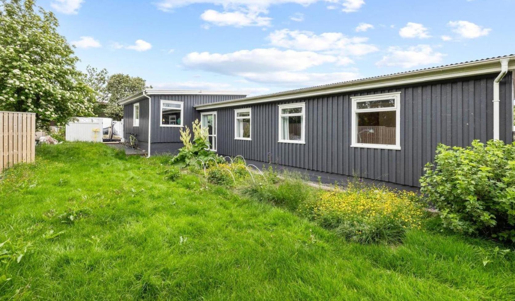 House - Villa With Garden And Hot Tub, 2 Min From Reykjavik Garthabaer Dış mekan fotoğraf